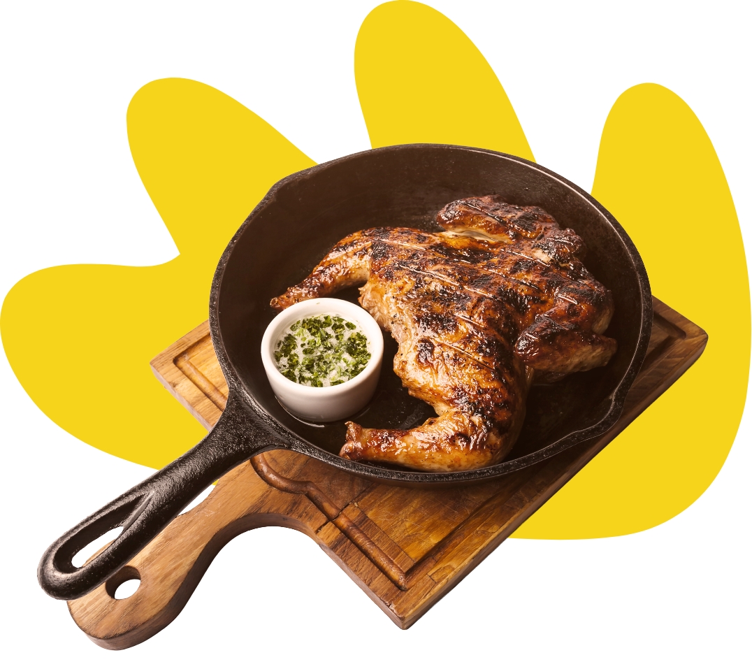 Hähnchenfleisch serviert in einer Pfanne